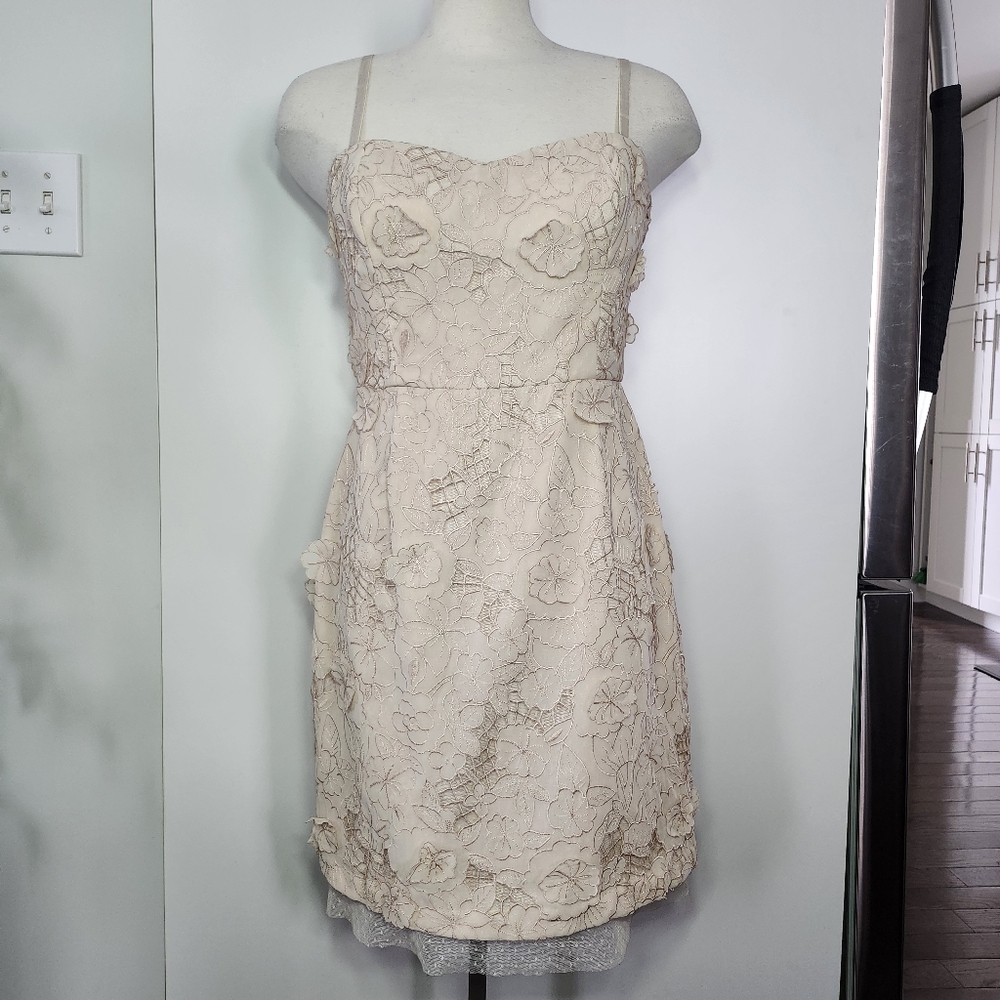 BCBGMAXAZRIA Women's Cocktail Dress Cream Size 12 Foral Lace Applique NWT